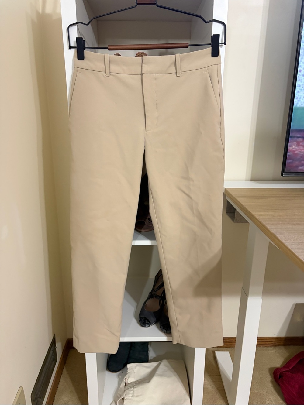 Club Monaco Women's Beige Straight-Leg Trousers| size 2R